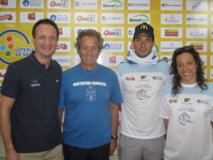 Salvatore Cimmino con il suo allenatore Filippo Tassara, Edoardo Stochino e Alessandra Romiti