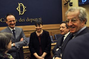 [cml_media_alt id='2401']14 gennaio 2016 - Roma, Camera dei Deputati - Salvatore Cimmino con Maria Chiara Carrozza, Federico Fabretti, Laura Coccia e Filippo Tassara[/cml_media_alt]