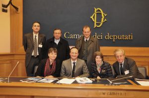 [cml_media_alt id='2461']Roma, Camera dei Deputati. Salvatore Cimmino con Padre Raffaele Mandolesi, Duccio Cavalieri, Eugenio Guglielmelli, Maria Chiara Carrozza, Filippo Tassara e Laura Coccia [/cml_media_alt]