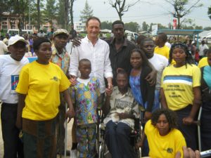 [cml_media_alt id='2462']Goma, R.D. del Congo. Salvatore Cimmino con AHID di Idwji[/cml_media_alt]
